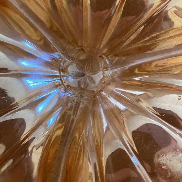 Vintage Jeanette Clover leaf nut/candy dish marigold and peach lustre - Picture 9 of 10